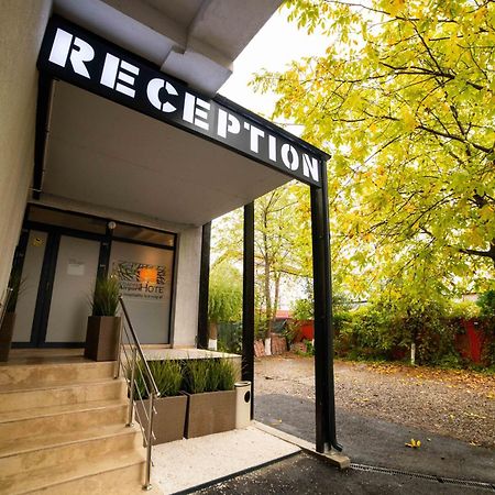 Bucharest Airport Accomodation Aparthotel Otopeni Kültér fotó