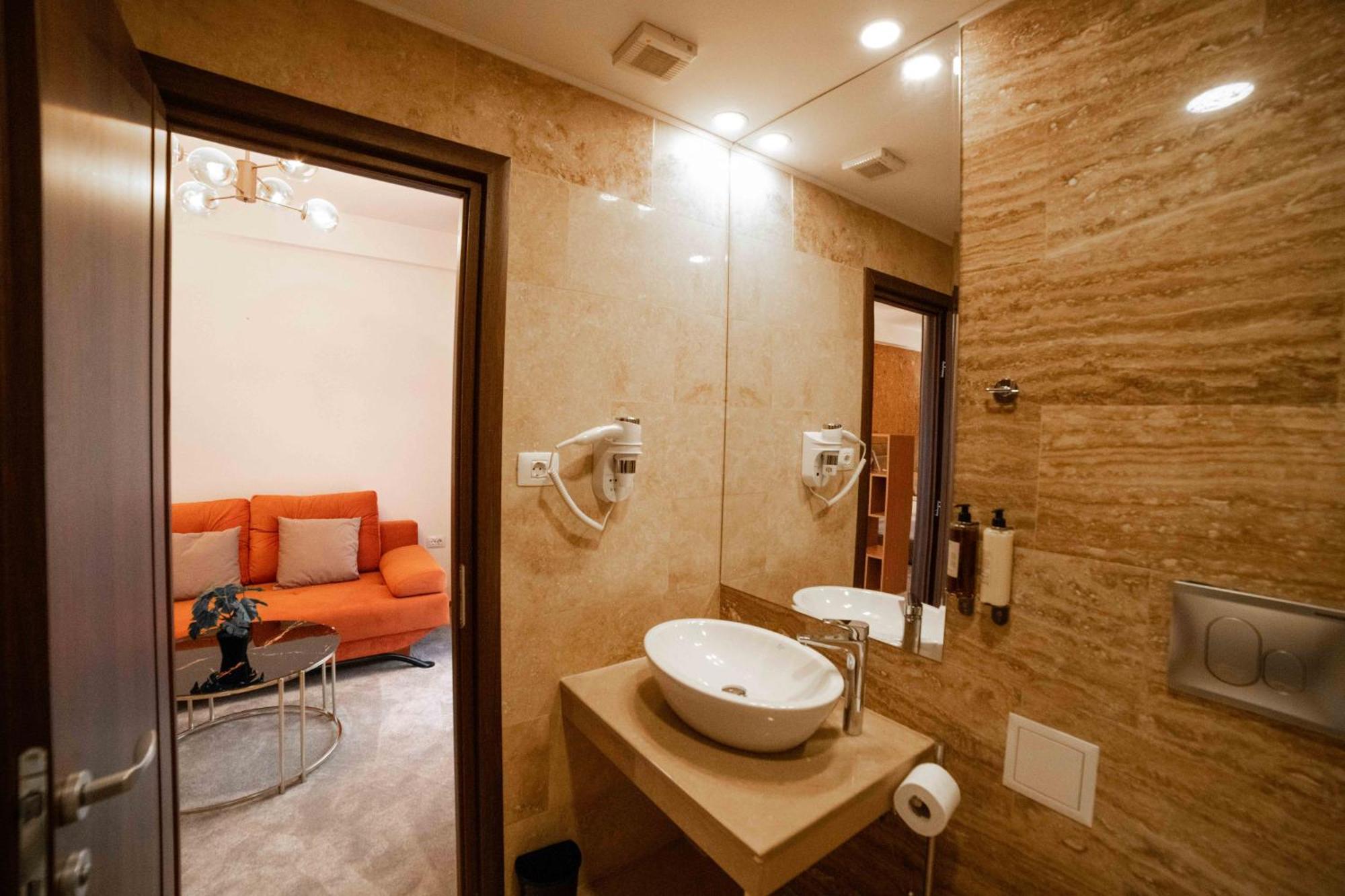 Bucharest Airport Accomodation Aparthotel Otopeni Kültér fotó