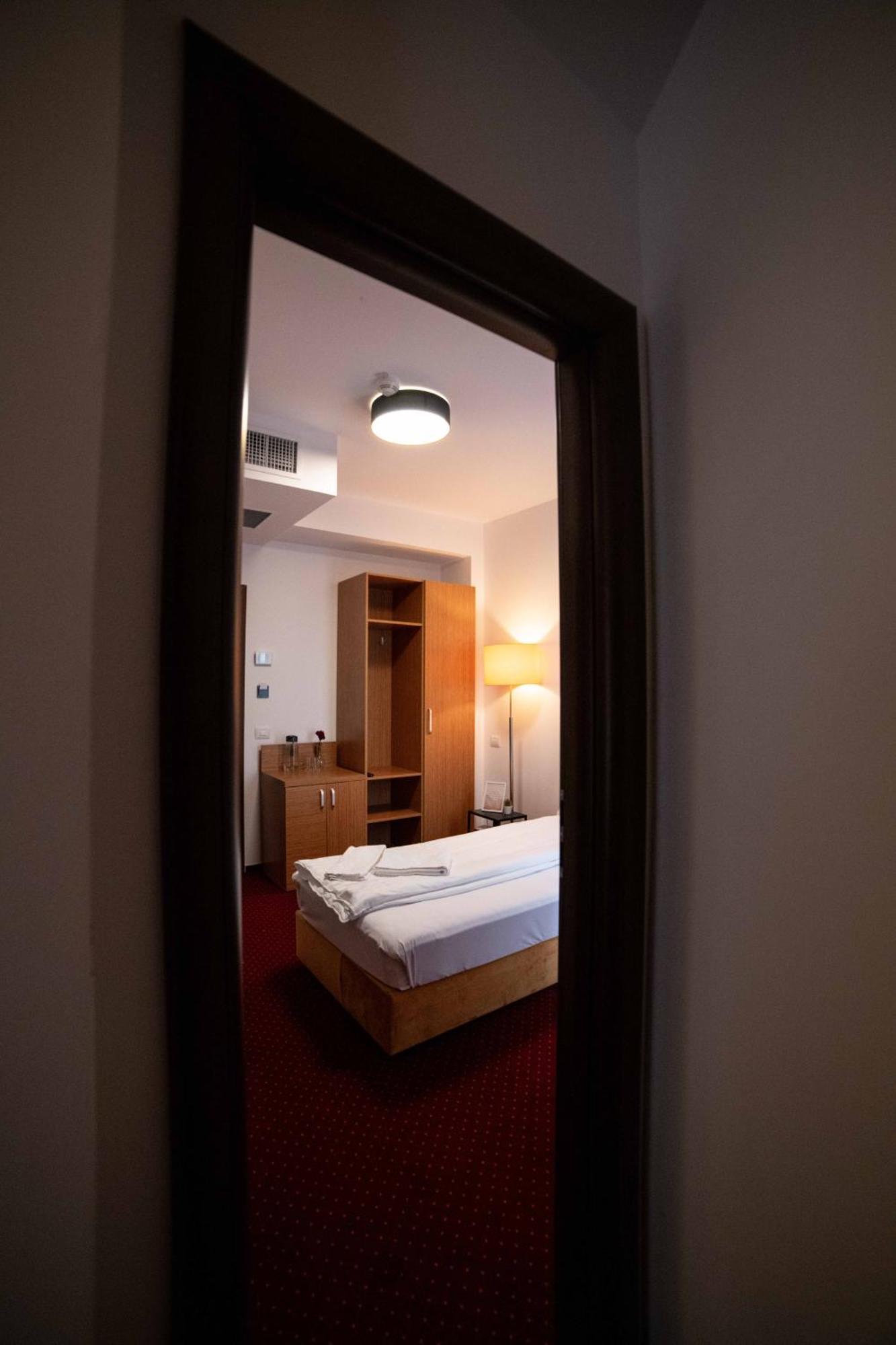 Bucharest Airport Accomodation Aparthotel Otopeni Kültér fotó