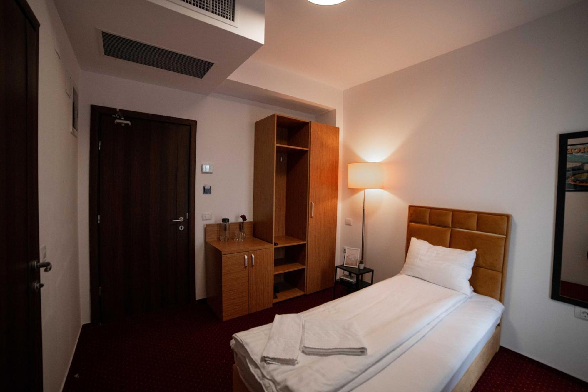 Bucharest Airport Accomodation Aparthotel Otopeni Kültér fotó
